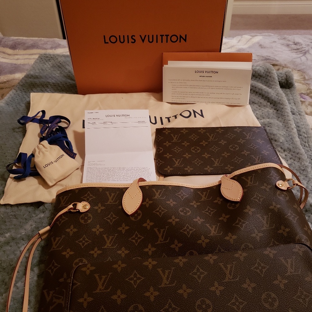 Neverfull MM Authentic Clutch/Wristlet.